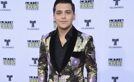 La ocasión que Christian Nodal se disfrazó de emo y fue rechazado por sus fanáticas