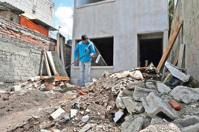 A 10 meses del sismo, reconstrucción a cuentagotas