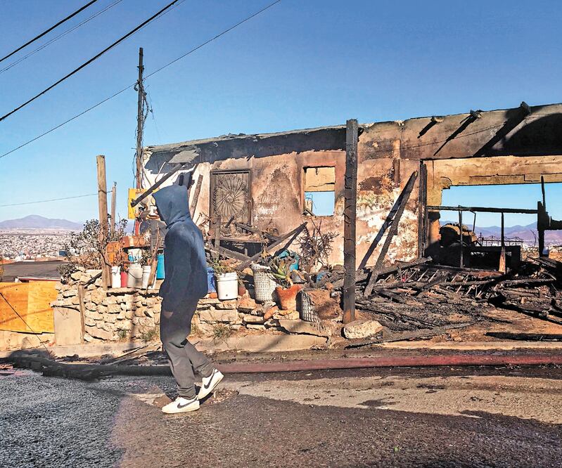 Los damnificados por los incendios podrán acudir a alguno de los tres albergues temporales que habilitó el ayuntamiento de Tijuana. Foto: GABRIELA MARTÍNEZ. EL UNIVERSAL