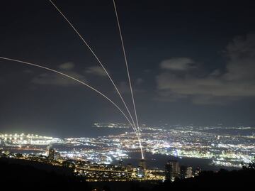 Netanyahu anuncia que Israel seguirá atacando posiciones de Hezbolá en Líbano y ejército lanza bombardeos "masivos"