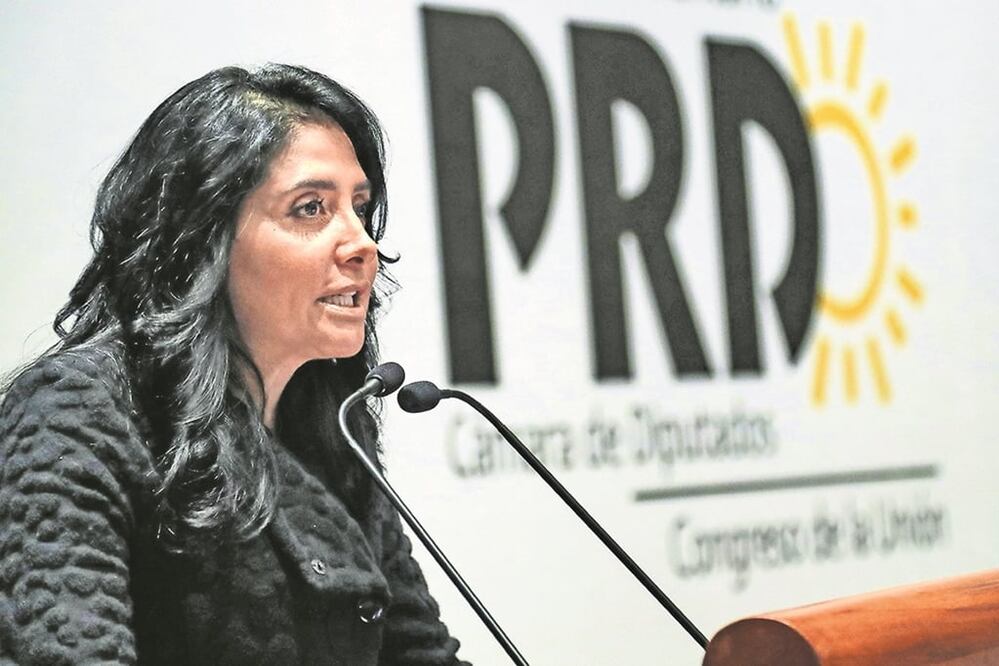 Alejandra Barrales reiteró el llamado a los diputados federales para que, en caso de recibir un bono secreto, lo donen a causas que lo necesiten. Foto: Archivo/EL UNIVERSAL