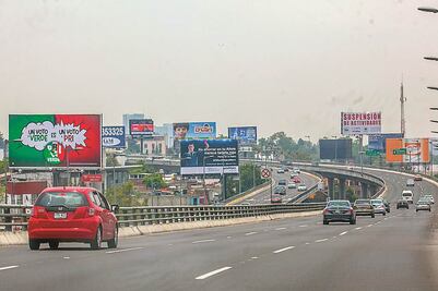 Periférico está "plagado" de publicidad ilegal