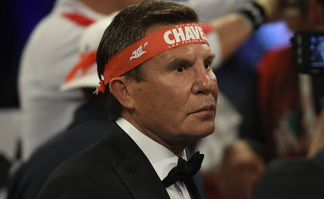 Julio César Chávez se caracterizó por usar una cinta roja en la cabeza. Foto: Imago7