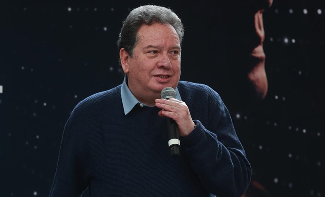 El cantante aseguró que él no es nadie para decir el lugar que su padre ocupa, pero sabe que el legado que Marco Antonio Muñiz deja es importante. Foto: Clasos.