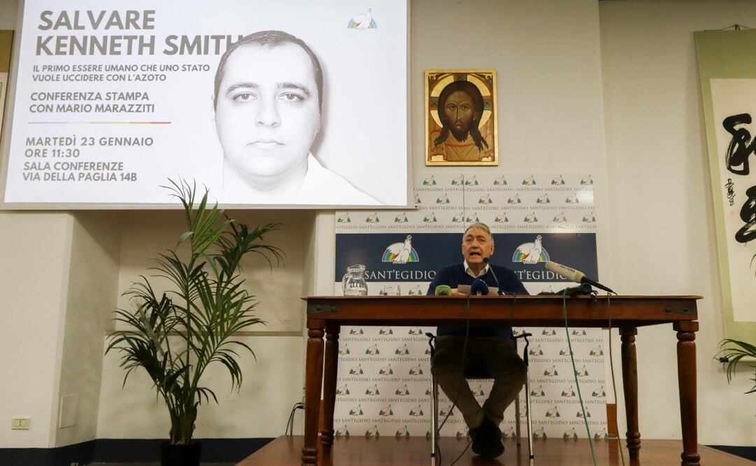 El cofundador de la Coalición Mundial contra la Pena de Muerte y miembro de la comunidad de San Egidio, Mario Marazziti, ofrece una rueda de prensa en Roma, Italia, donde denunció el método con el que será ejecutado el preso estadounidense Kenneth Smith. Foto: EFE