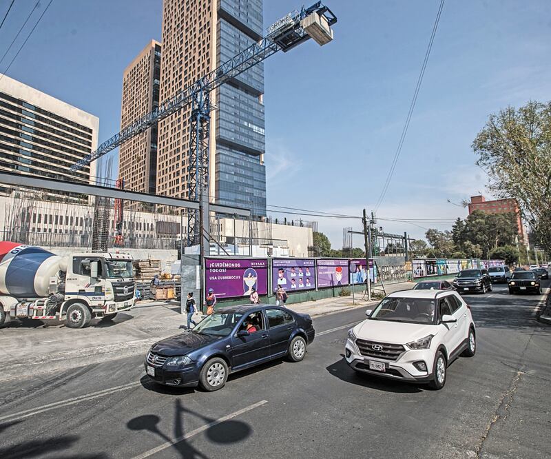 En Avenida Ejército Nacional, número 769, colonia Granada, se planea una superficie de construcción de 12 mil 894 mil 23 m2 (de una superficie total de 369 mil 233 m2). Foto: GERMÁN ESPINOSA. EL UNIVERSAL