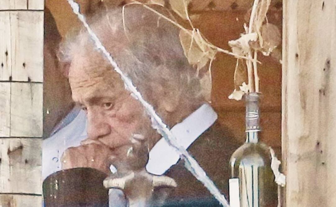 El poeta Nicanor Parra en su casa de Las Cruces, Chile, el 5 de septiembre de 2014, día de su cumpleaños número 100 (AFP)