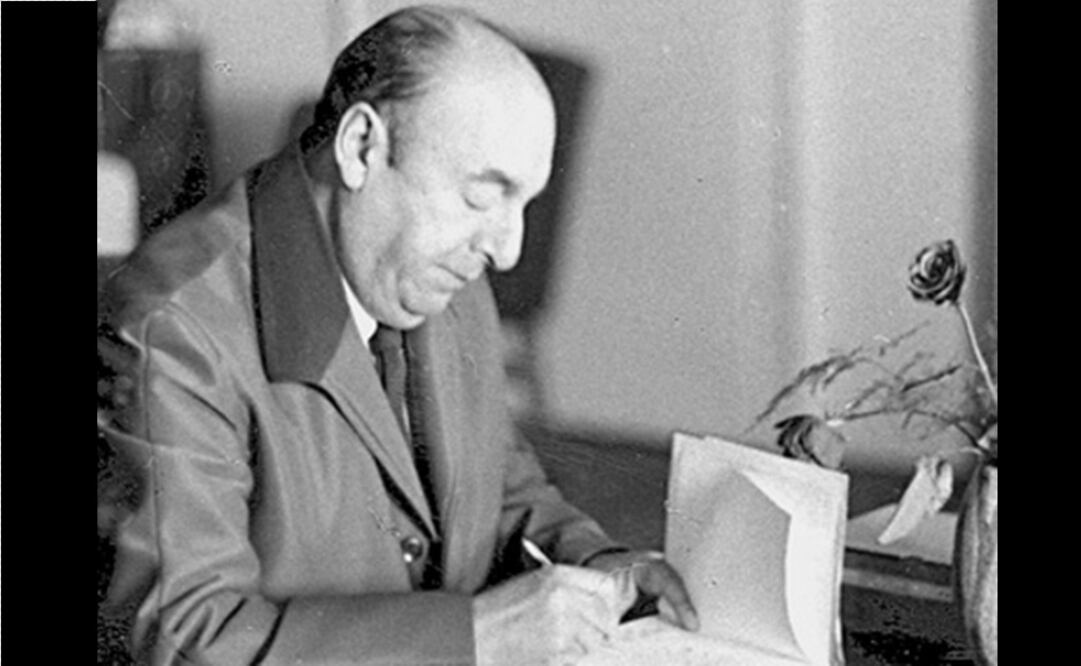 "Oda al vino" de Pablo Neruda, presenta correcciones a mano del premio nobel chileno. Foto: Archivo EL UNIVERSAL