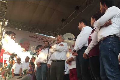 AMLO pide minuto de aplausos para candidato de Morena asesinado en Guajanuato