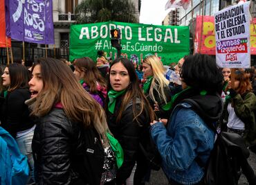 Tras despenalización de aborto en Argentina, México sigue en 2021, "predicen" Brujas del Mar