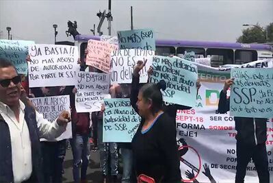 Riñen comerciantes de Tepito y policías sobre Reforma