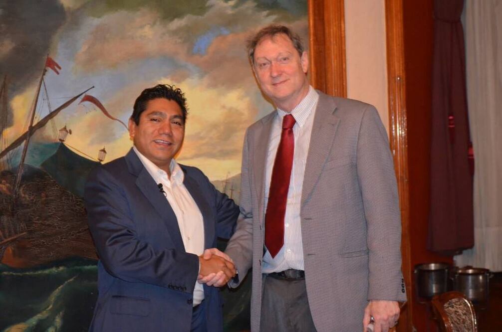 El senador con el estadounidense John Lott. Especial