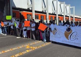 Personas ciegas prevén cierre de Calzada de Tlalpan; piden mesa de trabajo por retiro de puestos ambulantes