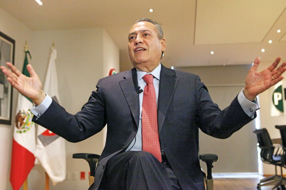 El presidente nacional del PRI, Manlio Fabio Beltrones, dijo que apoyará la postura que tome su partido sobre las bodas gay (ARCHIVO EL UNIVERSAL)