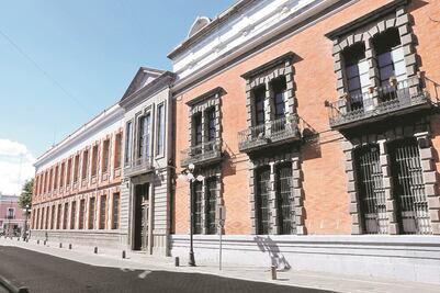 Van por fortalecer el sistema de salud de Puebla