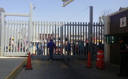 Bloquean mototaxistas accesos a Ciudad Judicial en Oaxaca