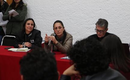 Sheinbaum firma minuta para dignificar trabajo de la comunidad artística