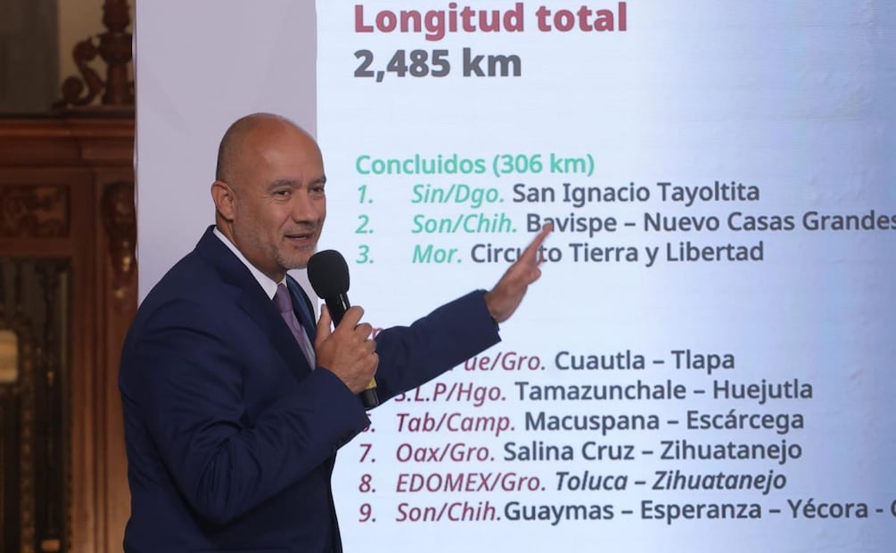 Jesús Esteva, secretario de infraestructura durante la conferencia de prensa de la presidenta Claudia Sheinbaum desde Palacio Nacional (09/04/2026). Foto: Gabriel Pano / EL UNIVERSAL