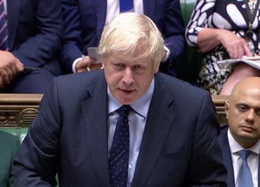 Johnson pierde la mayoría en Parlamento británico tras deserción de legislador