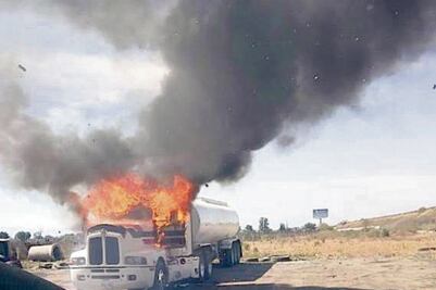 Pelean por huachicoleo de agua en Ecatepec