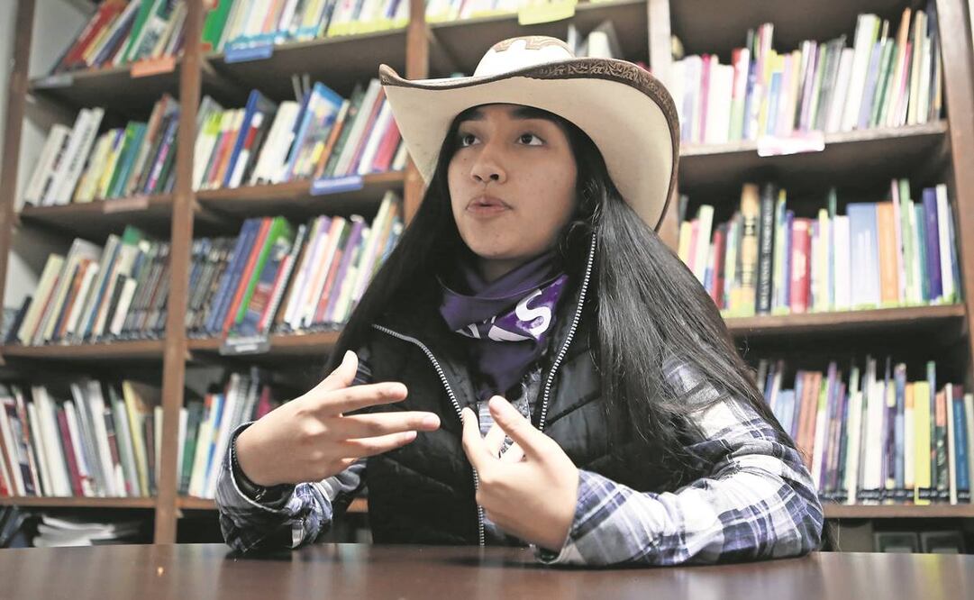 Mariana I. Hernández es la más joven defensora comunitaria de la Red Mesa de Mujeres de Ciudad Juárez. Foto: Christian Torres/ EL UNIVERSAL.