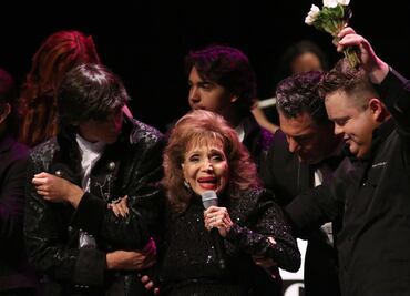 María Victoria recibe homenaje y canta en el Festival Mundial del Bolero