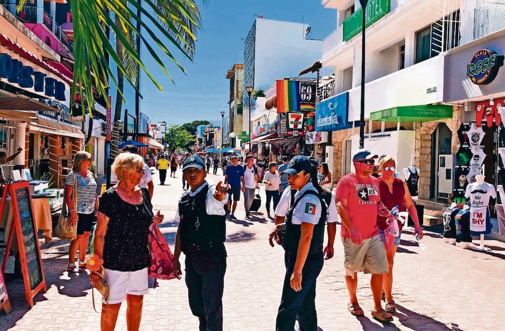 Los turistas de internación reportaron un gasto promedio de mil 113.58 dólares en abril, de acuerdo con los datos del Inegi. Foto: Archivo EL UNIVERSAL