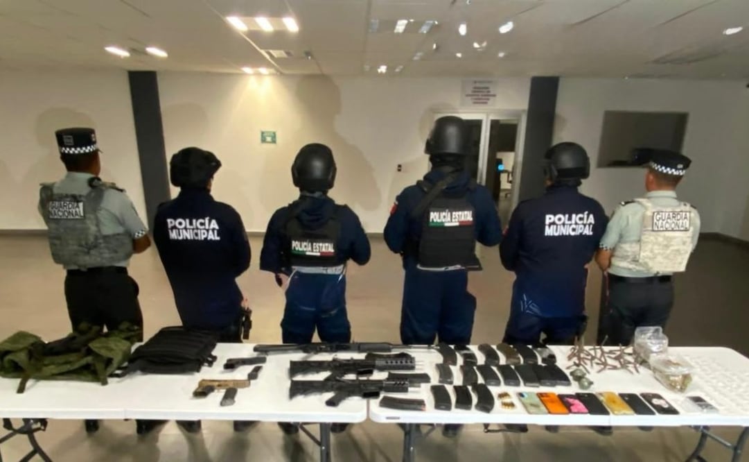 Detienen a cinco hombres armados en Huichapan, Hidalgo; aseguran granadas, armas y droga.
Foto: Especial.