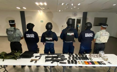 Detienen a cinco hombres armados en Huichapan, Hidalgo; aseguran granadas, armas y droga