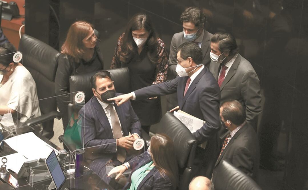 En la sesión de ayer, el pleno de la Comisión Permanente rechazó la petición del grupo de la Cuarta Transformación de convocar a un periodo extraordinario para aprobar la ley de la consulta de revocación de mandato. Foto: Diego Simón. El Universal