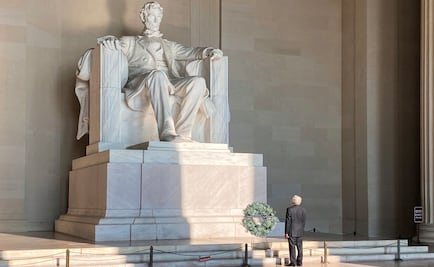 President López Obrador visits the Lincoln Memorial and Benito Juárez’s statue