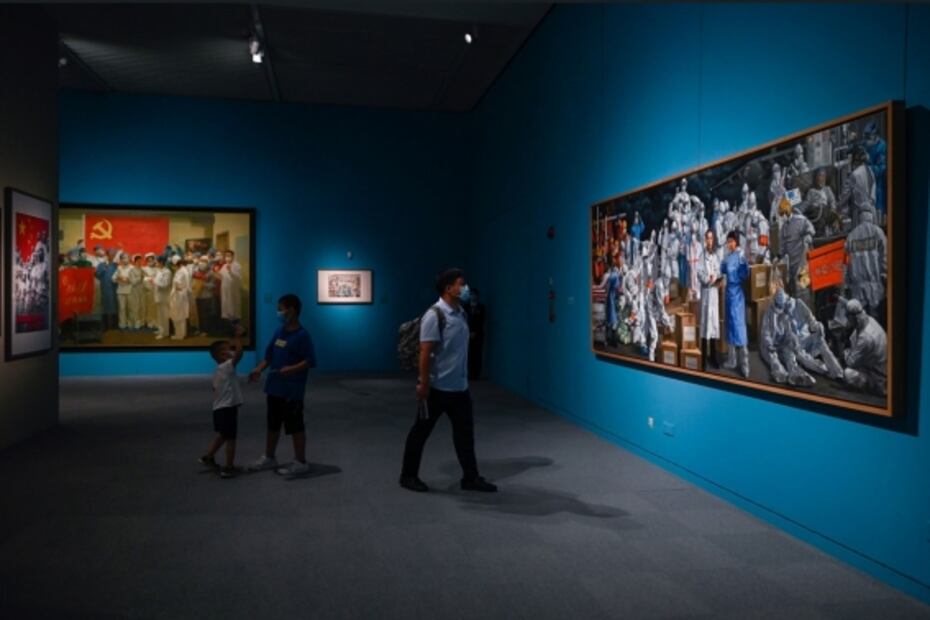 Exposición enaltece la lucha del gobierno chino contra el Covid-19