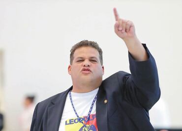 Opositor a Maduro deja embajada mexicana