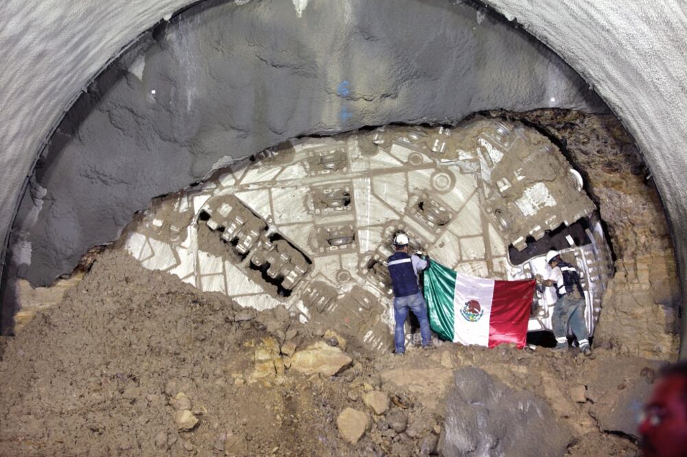 La obra permitirá viajar a 160 kilómetros por hora y tiene una certificación por especialistas para que los usuarios tengan la certeza de que no hay riesgos. (FOTOS: JORGE ALVARADO. EL UNIVERSAL)