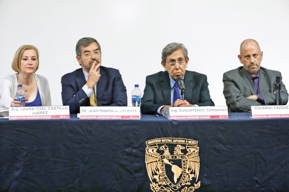 En la mesa redonda participaron Laura Castillo, hija del también fundador del extinto PMT; Juan Ramón de la Fuente, ex rector de la UNAM; Cuauhtémoc Cárdenas, del Gobierno de la CDMX, y Eduardo Vázquez, secretario de Cultura capitalino (LUIS CORTÉS.)