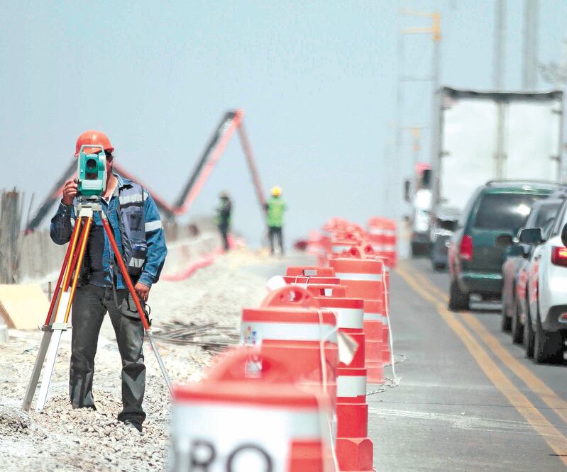 La inversión de las Afore en proyectos de infraestructura está diversificada entre deuda nacional e instrumentos estructurados. ARCHIVO EL UNIVERSAL