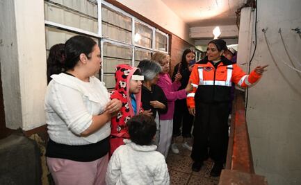 Lluvias colapsan calles en Cuauhtémoc; Alessandra Rojo supervisa desazolve y retiro de árboles