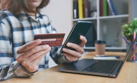 Banxico pide a bancos agilizar implementación de pagos desde el celular; alista guías para homologar transferencias por apps