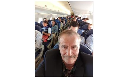 Fox se sube a "avioncito comercial" y critica a AMLO 