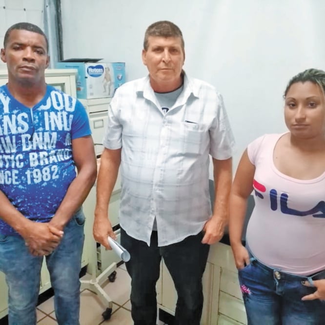 Los cubanos (dos hombres y una mujer) que viajaban con la cónsul fueron detenidos en la caseta de inspección de San Pedro Tapanatepec, iban como pasajeros a bordo de un vehículo negro con placas de la Ciudad de México. CORTESÍA