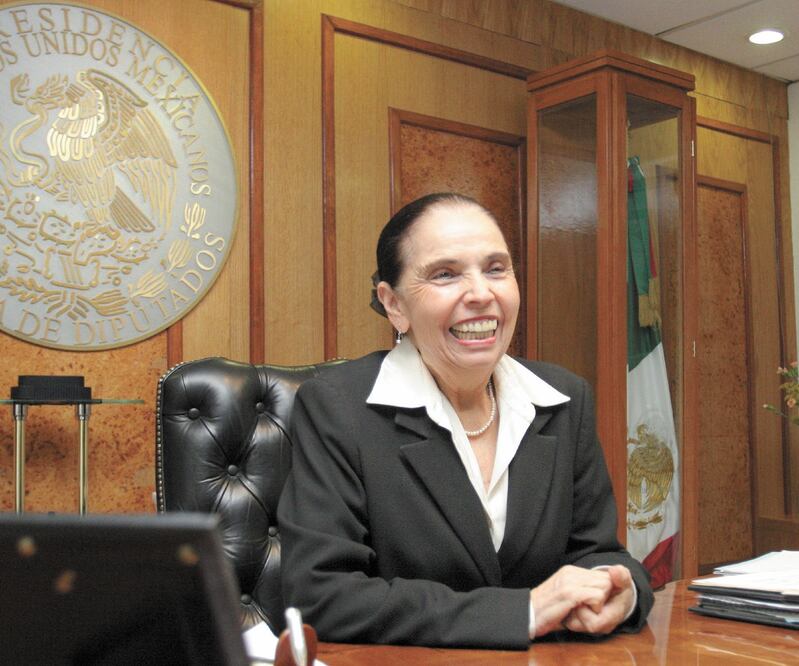 Trayectoria. María Elena Álvarez Bernal es una de las precursoras de la mujer en el Congreso, donde impulsó la reivindicación de ellas. Foto: ARCHIVO EL UNIVERSAL