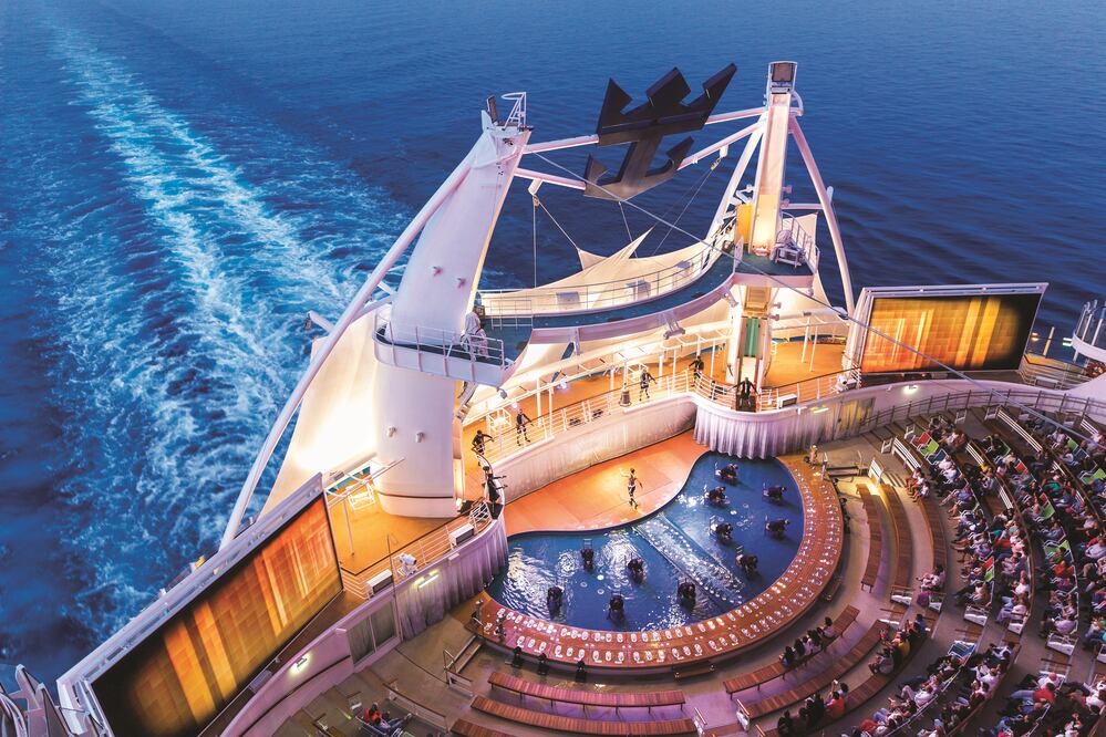 El barco fue construido en Francia. Entre 2018 y 2019 será superado en tamaño por su hermano, Symphony of the Seas. (Foto: Rob Kalmbach)