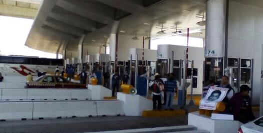 Padres de los 43 asistirán a Basílica de Guadalupe