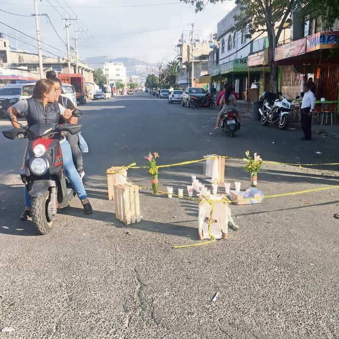 La menor de siete años de edad fue atropellada por una camioneta, de 3.5 toneladas, el jueves al salir de la primaria. EMILIO FERNÁNDEZ. EL UNIVERSAL