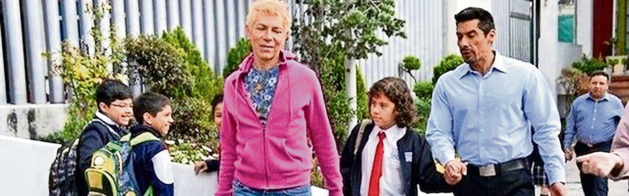 La película muestra a una pareja homosexual que adopta a un niño (ARCHIVO EL UNIVERSAL)