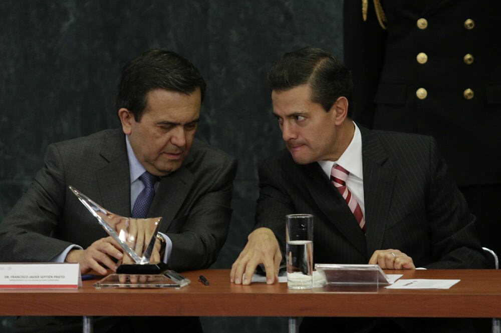 Guajardo con el Presidente (ARCHIVO EL UNIVERSAL)