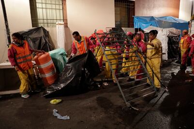 Limpian "tiradero" de la CNTE en Ciudadela