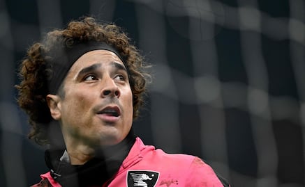 Guillermo Ochoa se convierte en el primer portero mexicano en recibir mil goles en clubes