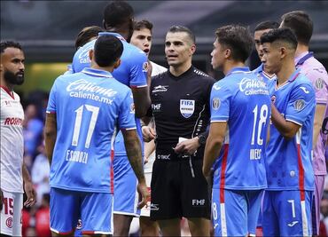 Cruz Azul se reunirá con la Liga MX y la Comisión de Arbitraje tras el caos del fin de semana