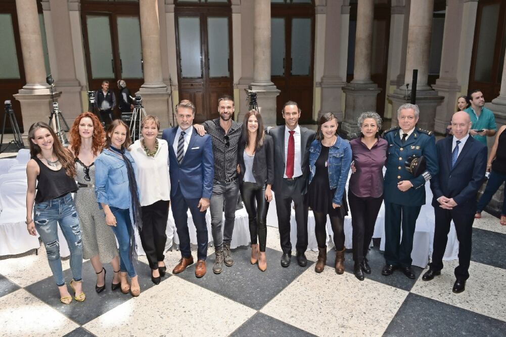 Elenco de la nueva versión del melodrama de 1996. (FOTOS: TV AZTECA)